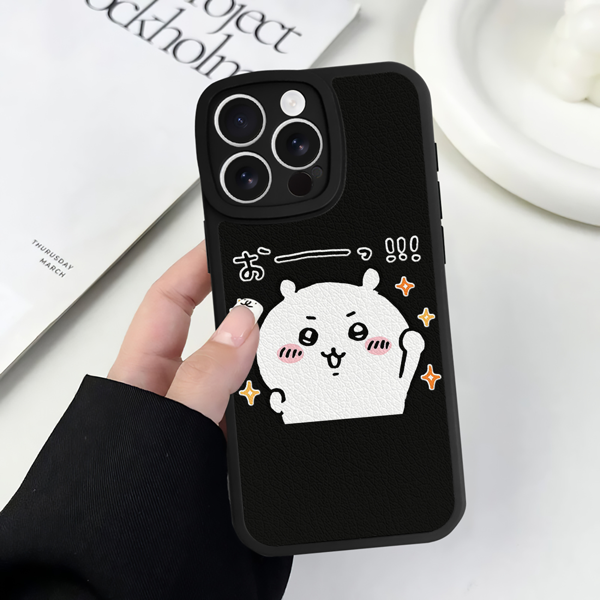 （画像用） ちいかわ ちいかわ Chii-kawa chiikawa 【iPhone 16シリーズ対応】シリコンスマホケース（レザー調） 材質：シリコン
